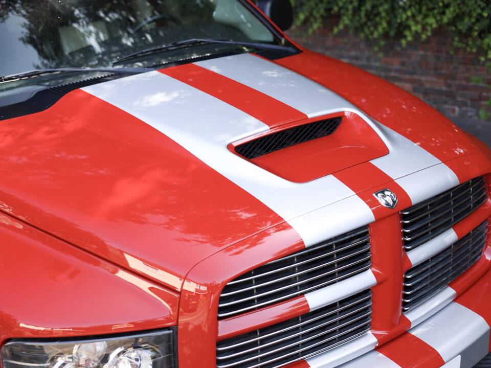 Immagine 50/50 di Dodge Ram SRT 10 (2005)