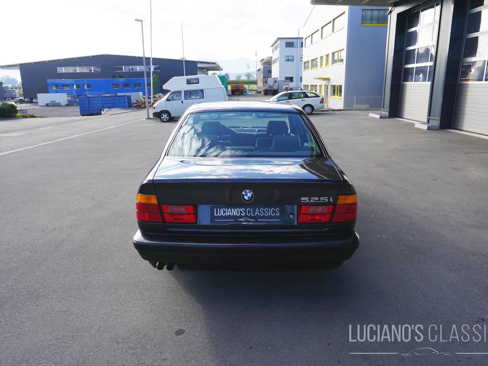 Afbeelding 4/41 van BMW 525i (1991)