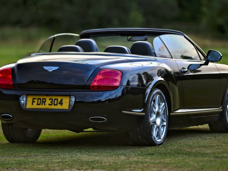 Bild 12/50 von Bentley Continental GTC W12 (2011)