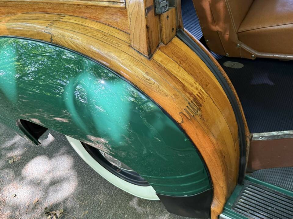 Bild 21/32 von Pontiac Streamliner (1948)