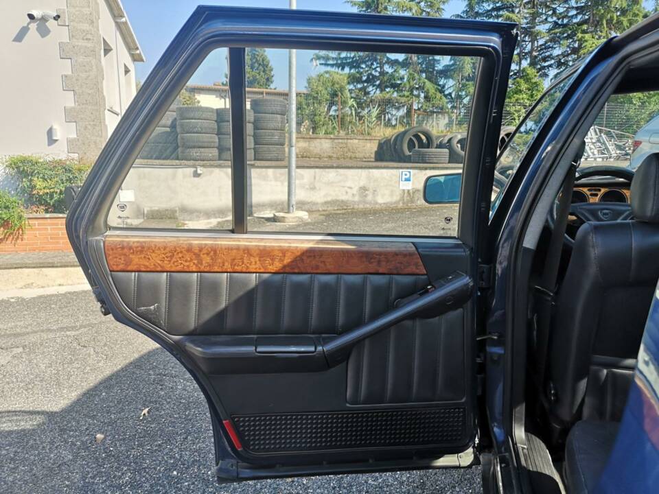 Immagine 22/46 di Lancia Thema 8.32 (1987)