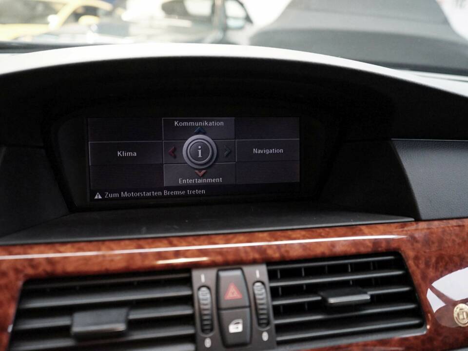 Image 31/45 of ALPINA B5 (2005)