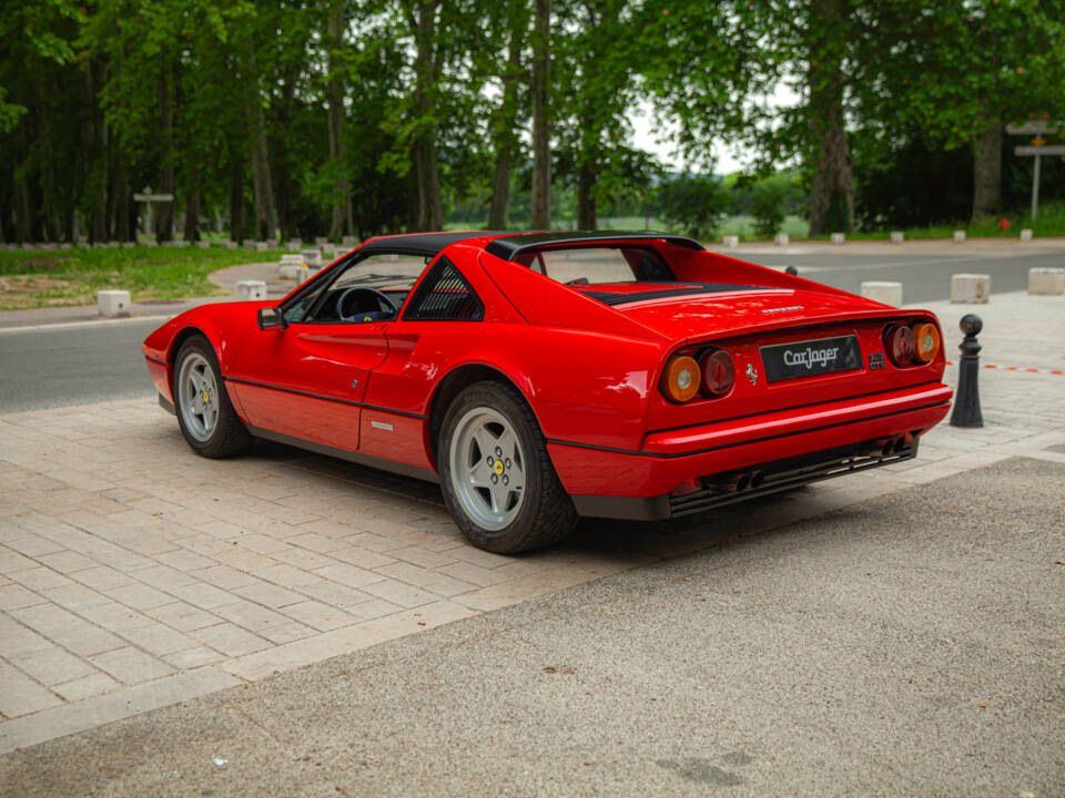 Image 45/95 of Ferrari 328 GTS (1988)