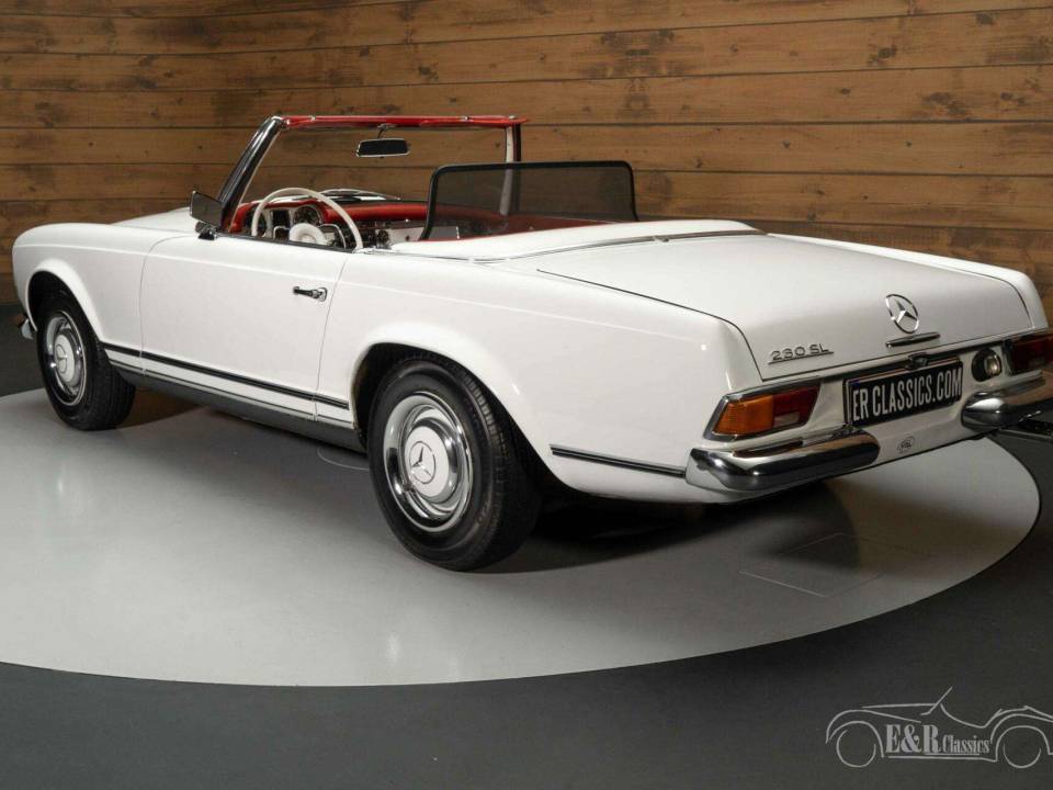 Image 14/19 de Mercedes-Benz 230 SL (1965)