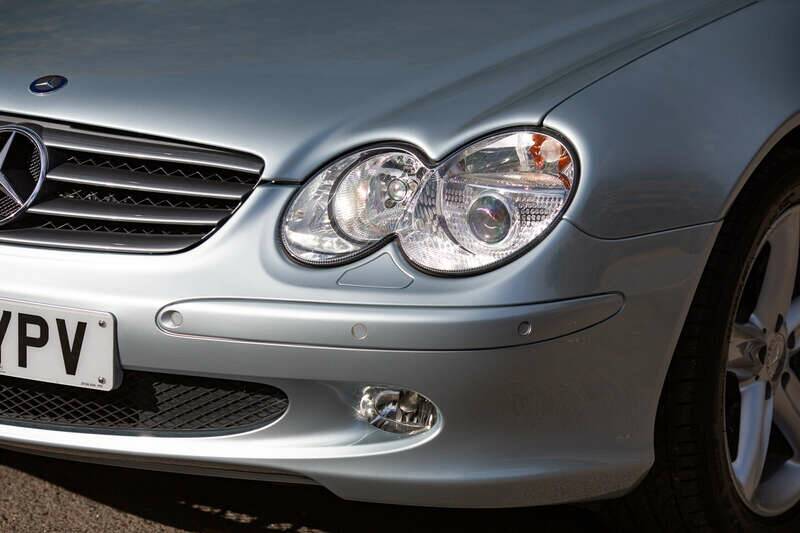Image 10/50 of Mercedes-Benz SL 500 (2003)