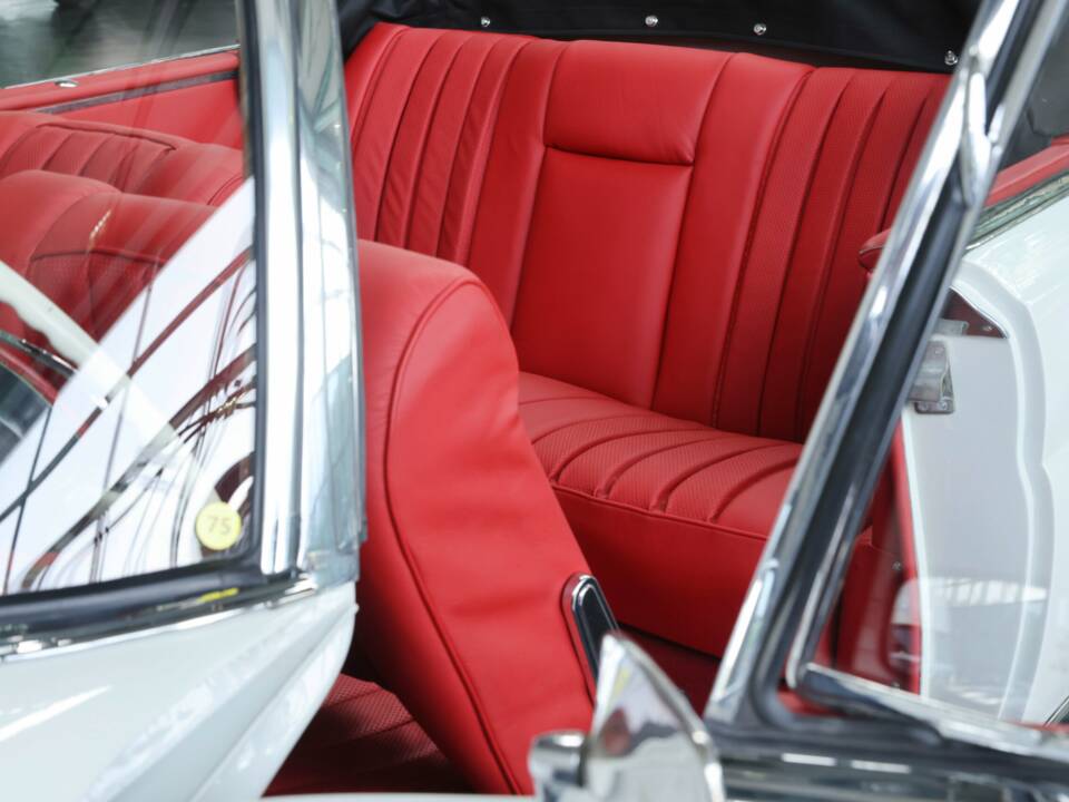 Image 26/50 of Mercedes-Benz 280 SE 3,5 (1969)