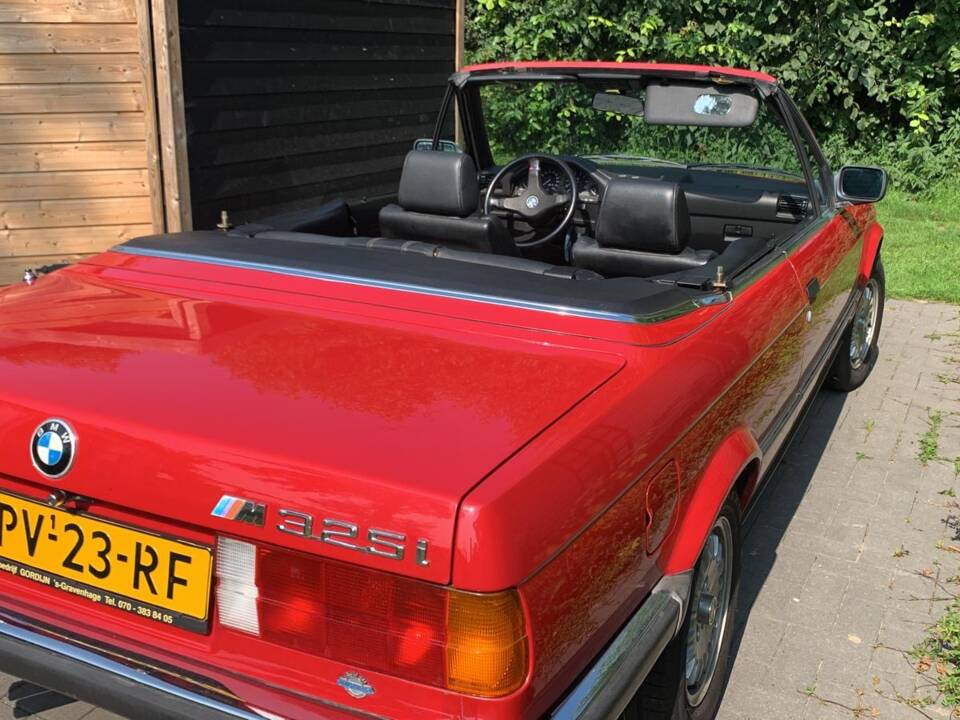 Bild 12/12 von BMW 325i (1986)