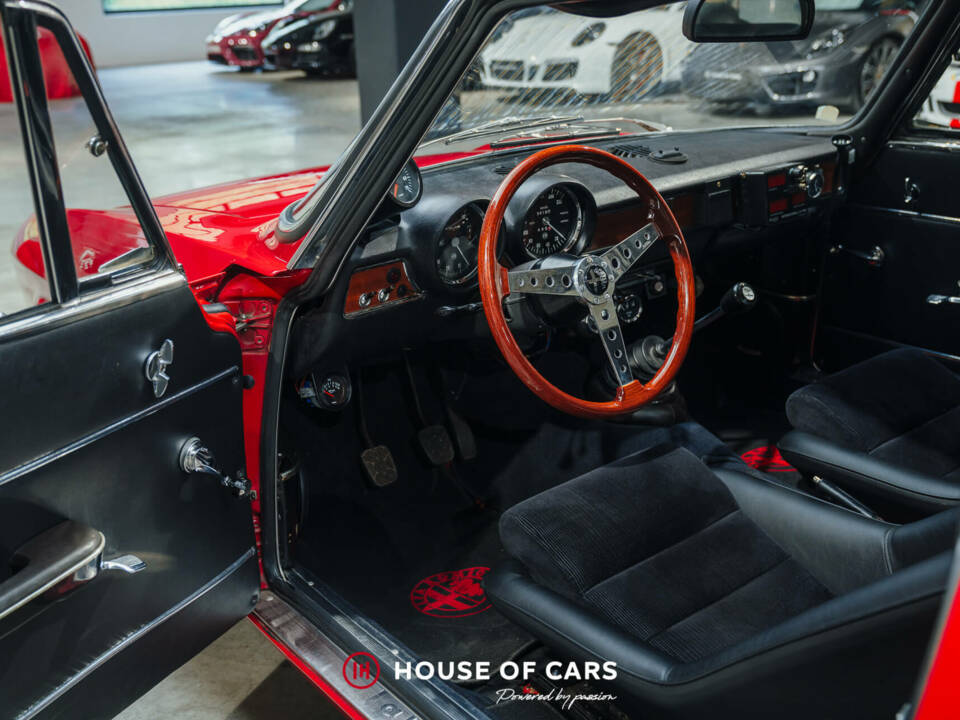 Immagine 15/25 di Alfa Romeo Giulia 1600 GT Junior (1974)