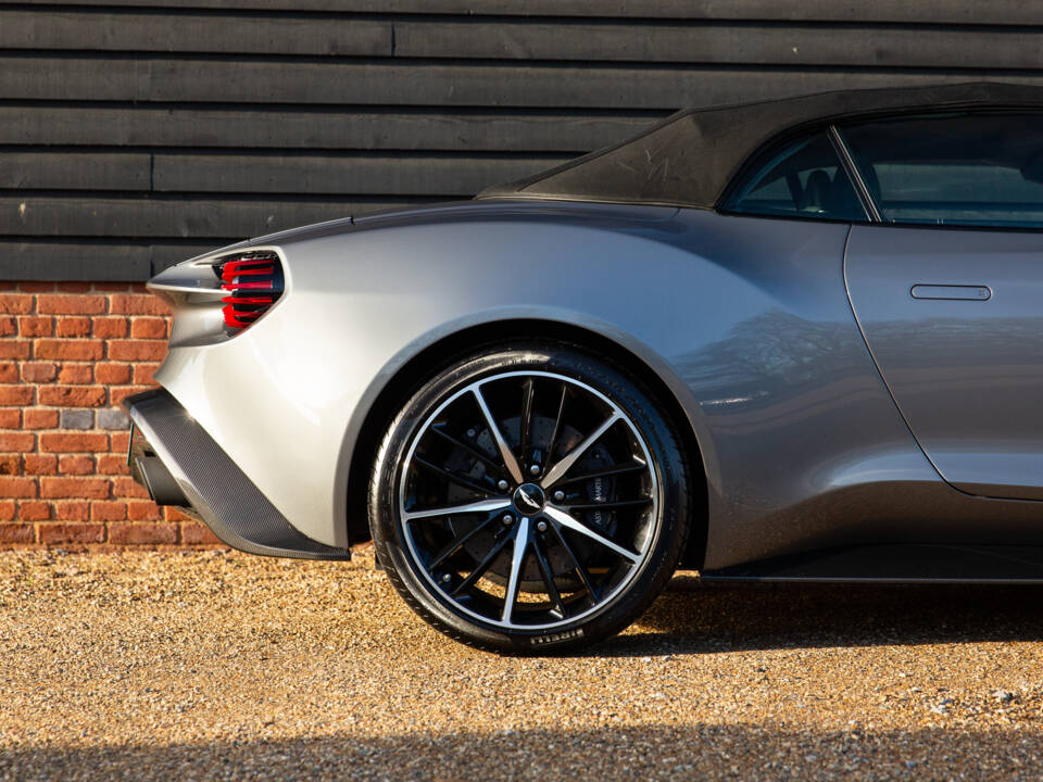 Image 9/99 of Aston Martin Vanquish Zagato Volante (2017)