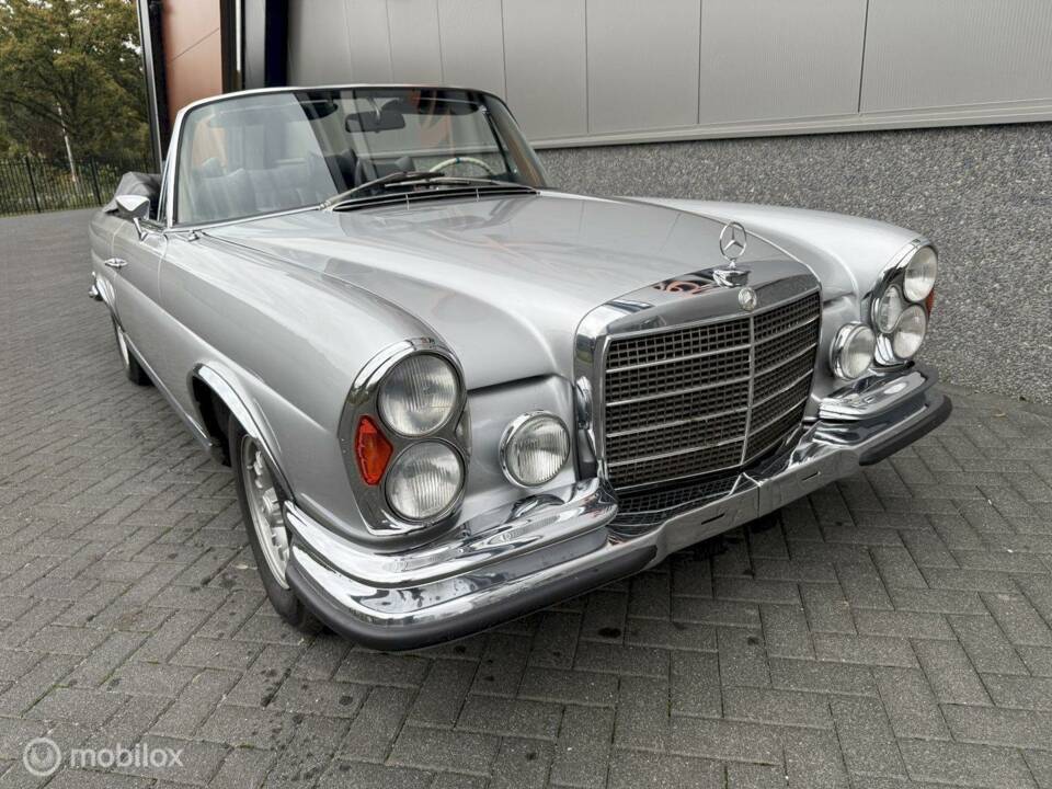 Imagen 5/35 de Mercedes-Benz 280 SE (1970)
