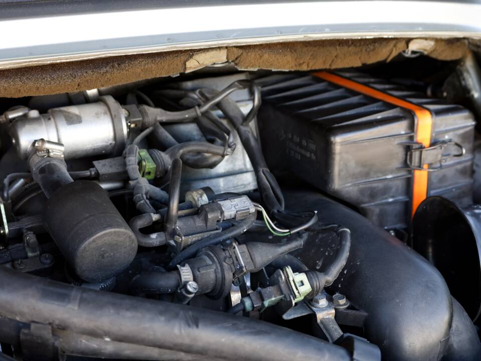 Image 28/46 of Porsche 911 Carrera 2 (1991)