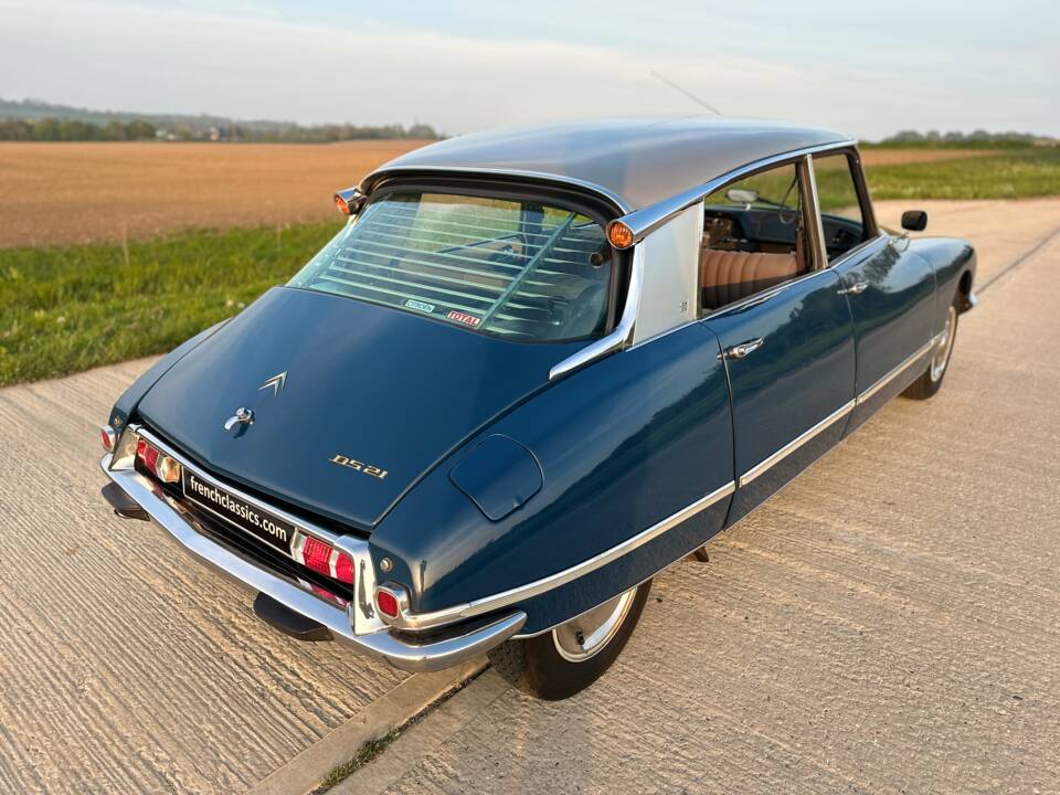 Image 3/4 of Citroën DS 21 Pallas (1969)