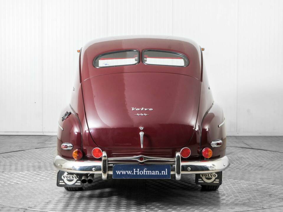 Image 13/50 of Volvo PV 444 (1953)