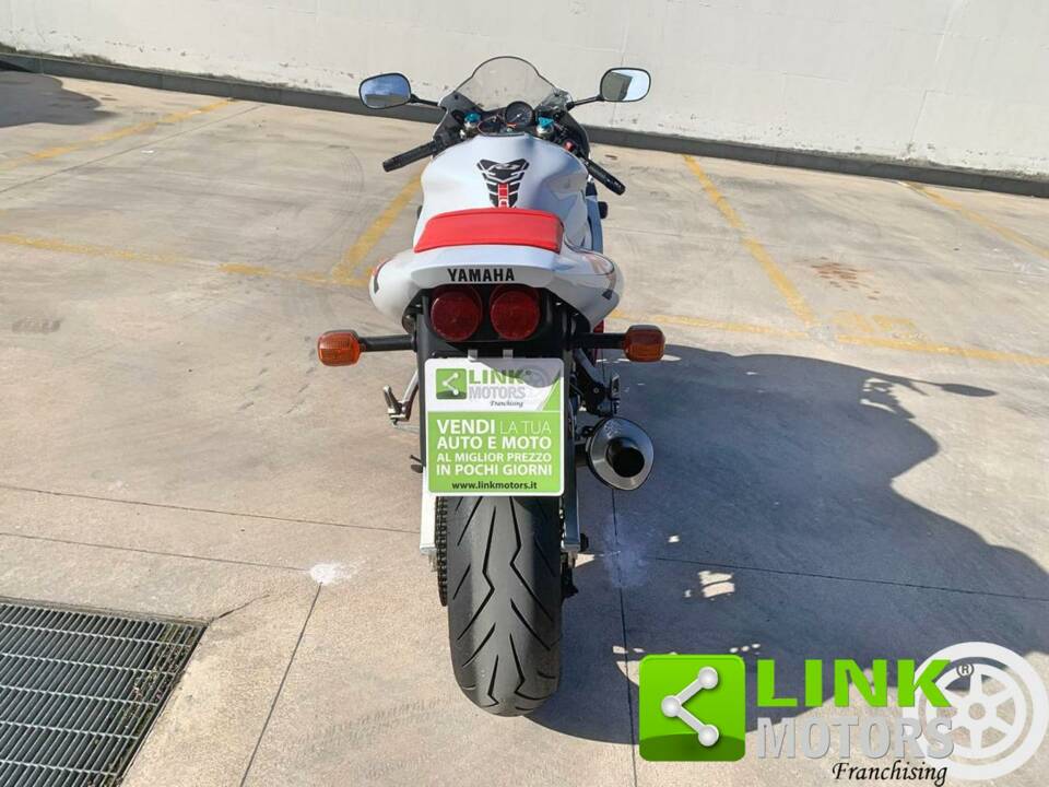 Immagine 2/10 di Yamaha DUMMY (1999)