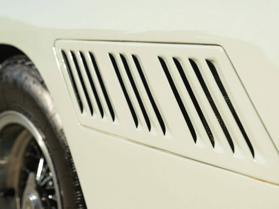 Bild 19/50 von Ferrari 330 GT 2+2 (1964)