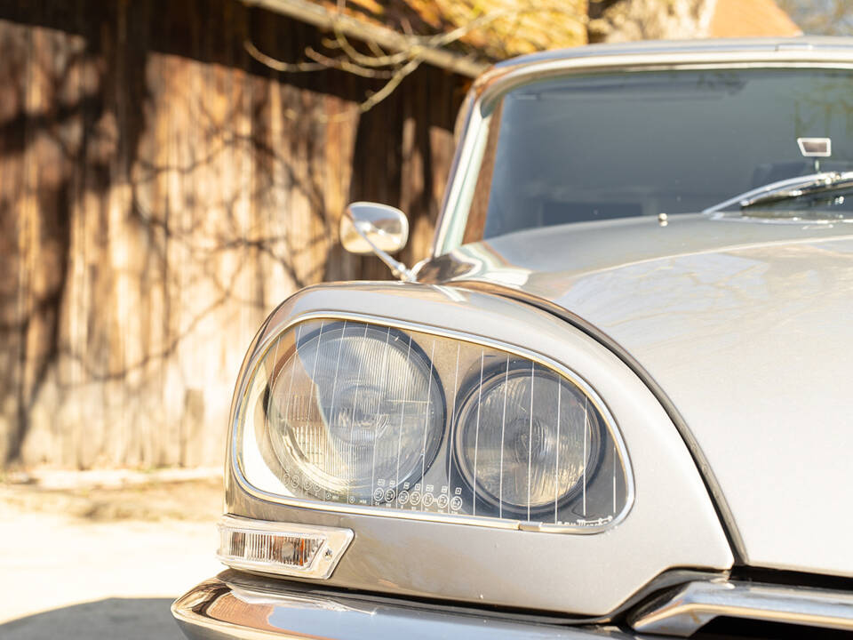 Image 15/53 of Citroën DS 23 Pallas (1972)