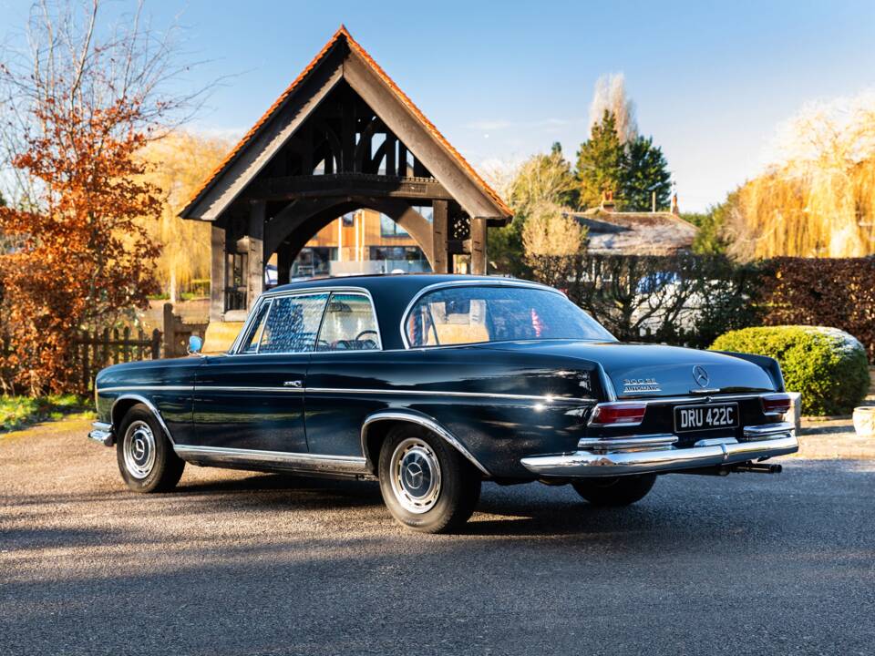 Afbeelding 3/45 van Mercedes-Benz 300 SE (1965)