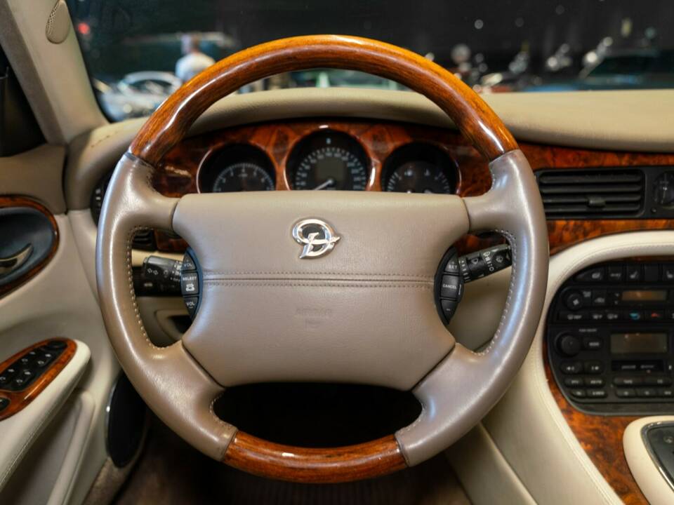 Bild 31/50 von Daimler Super V8 (1997)