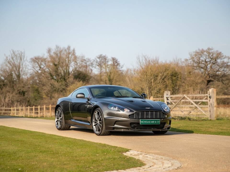 Image 14/50 of Aston Martin DBS (2011)