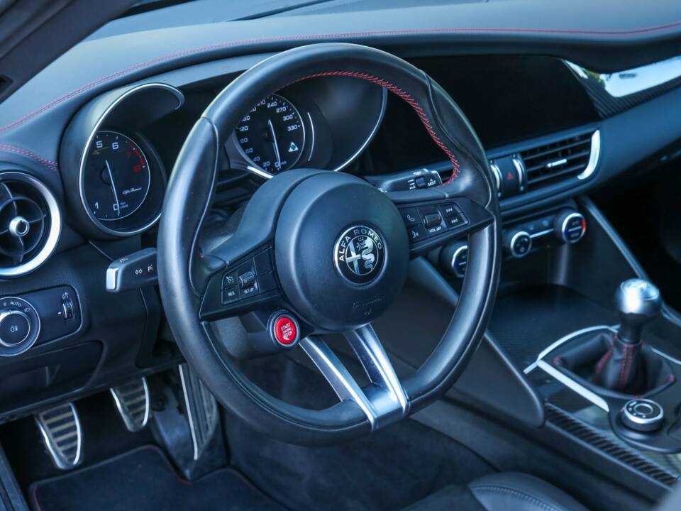 Bild 3/50 von Alfa Romeo Giulia Quadrifoglio (2017)