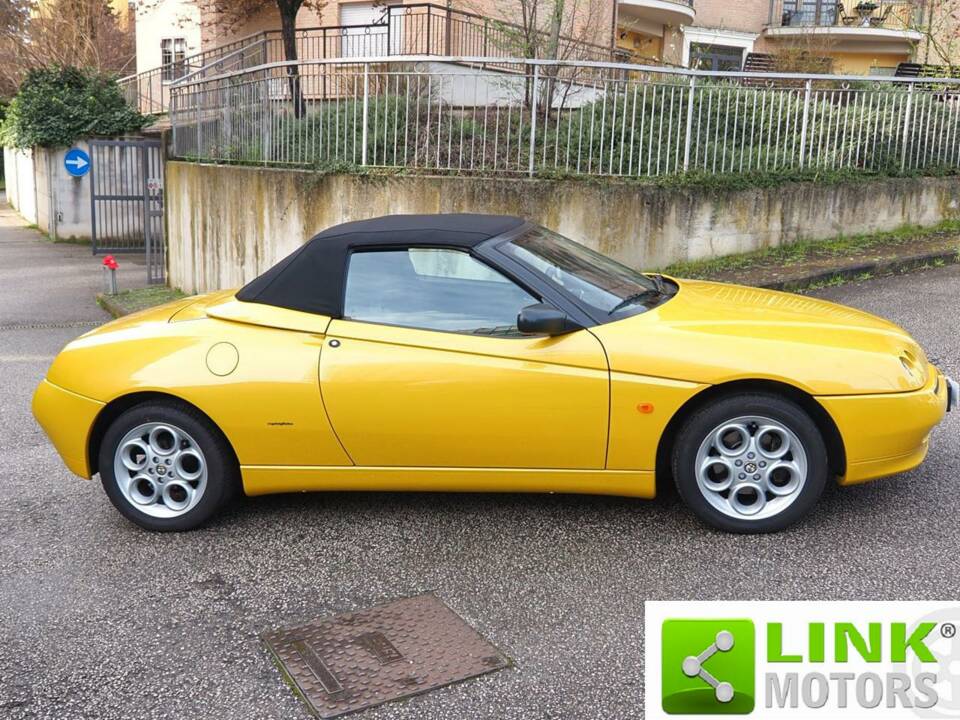 Bild 5/10 von Alfa Romeo Spider 1.8 Twin Spark (2000)