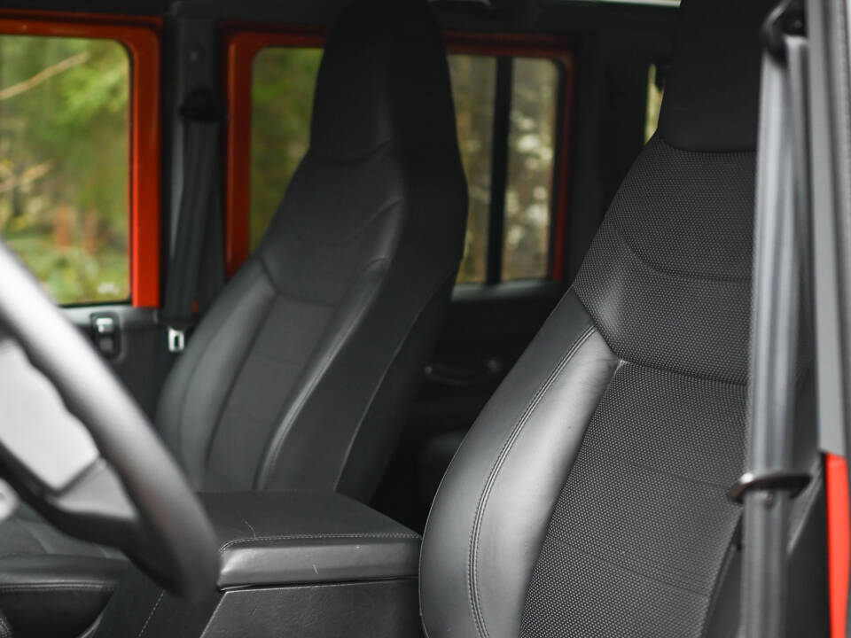 Image 30/39 of Land Rover Defender 110 (2015)