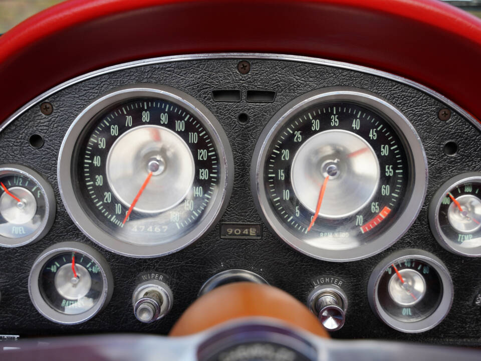 Image 24/50 of Chevrolet Corvette Sting Ray Convertible (1963)