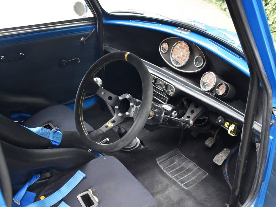 Image 21/41 of Mini 1275 GT (1977)