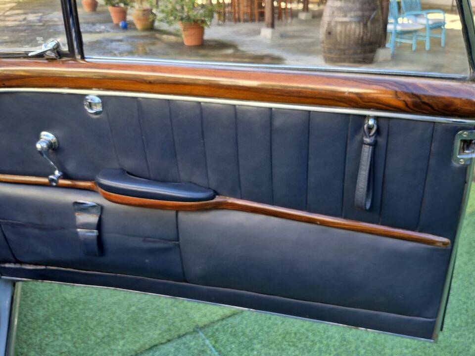 Image 28/61 de Mercedes-Benz 220 S Cabriolet (1957)