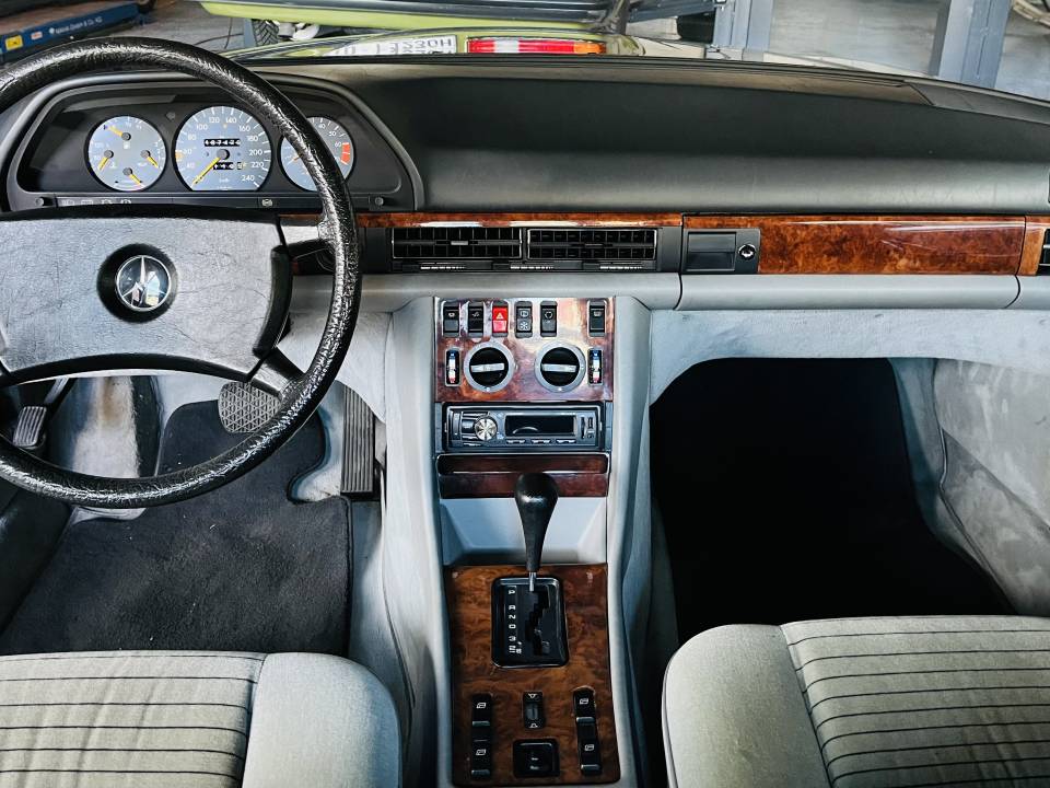 Image 14/29 de Mercedes-Benz 500 SEC (1982)