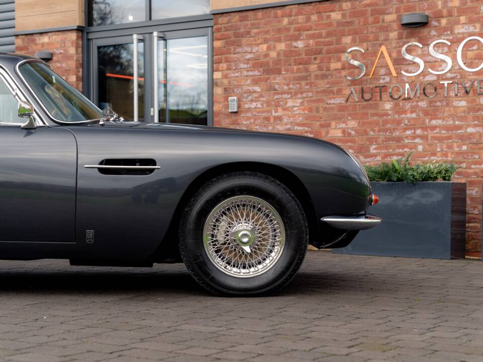 Image 22/79 of Aston Martin DB 6 (1968)