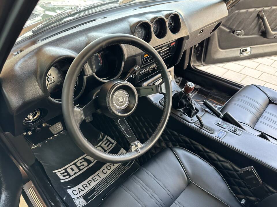 Image 20/64 of Datsun 280 Z (1976)
