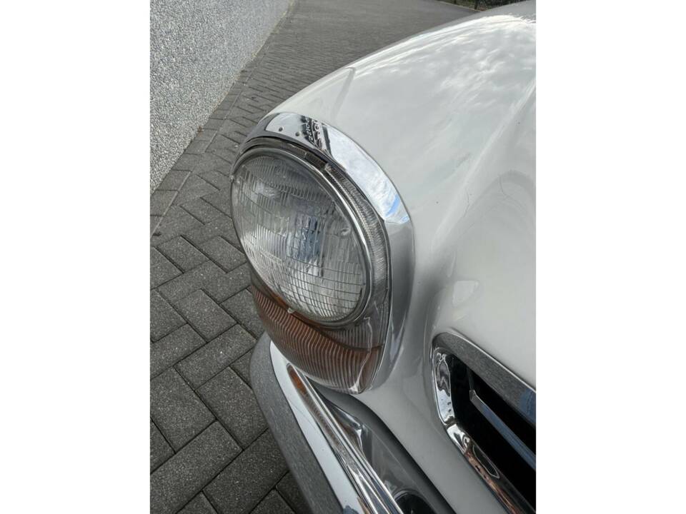 Image 20/50 of Mercedes-Benz 280 SL (1971)