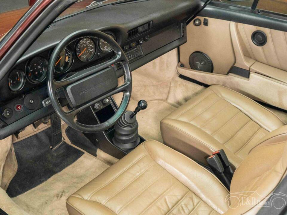 Image 2/19 of Porsche 911 Carrera 3.2 (1984)