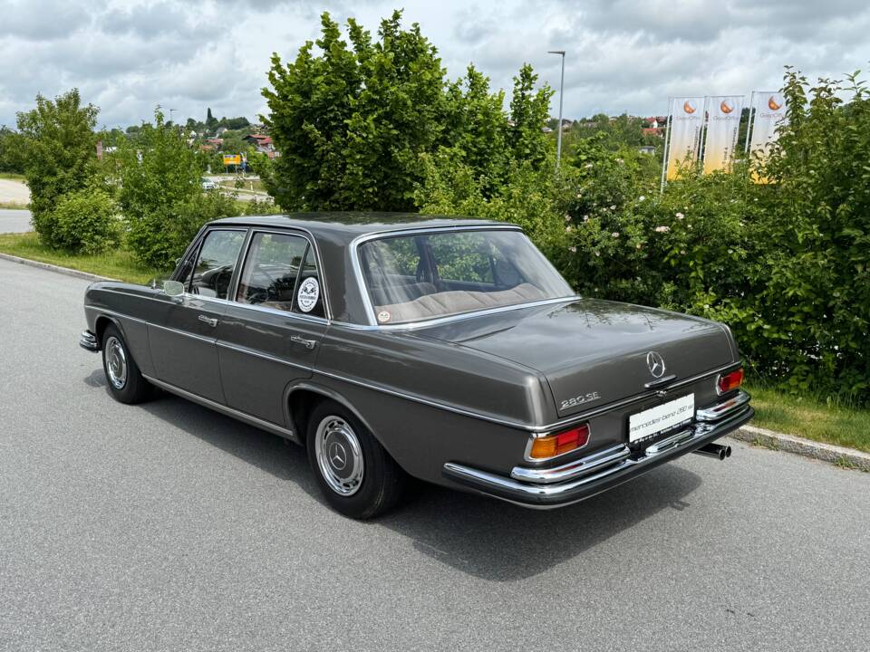 Image 44/47 of Mercedes-Benz 280 SE (1969)