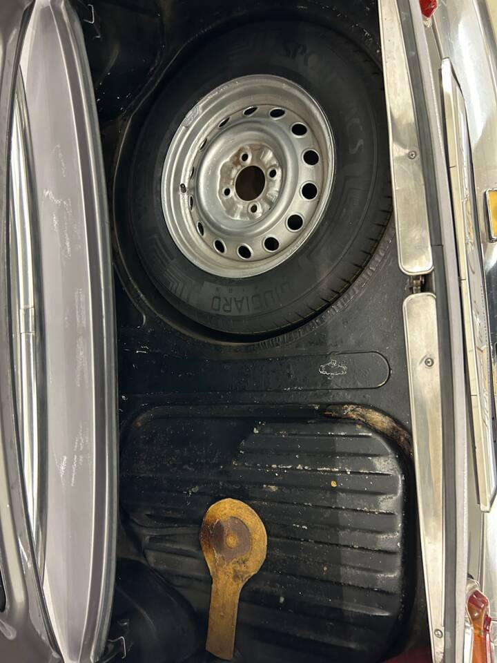 Image 22/35 de Alfa Romeo 2000 GT Veloce (1975)