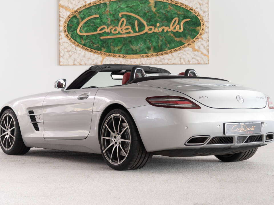 Image 8/48 of Mercedes-Benz SLS AMG Roadster (2012)