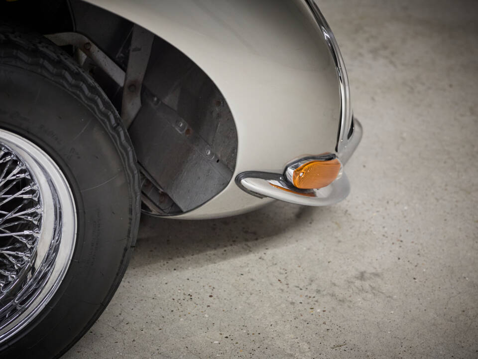 Immagine 23/99 di Jaguar E-Type 3.8 (1964)