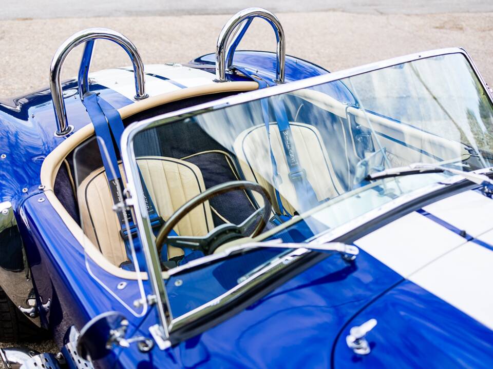 Image 43/50 of Dax Cobra (2005)