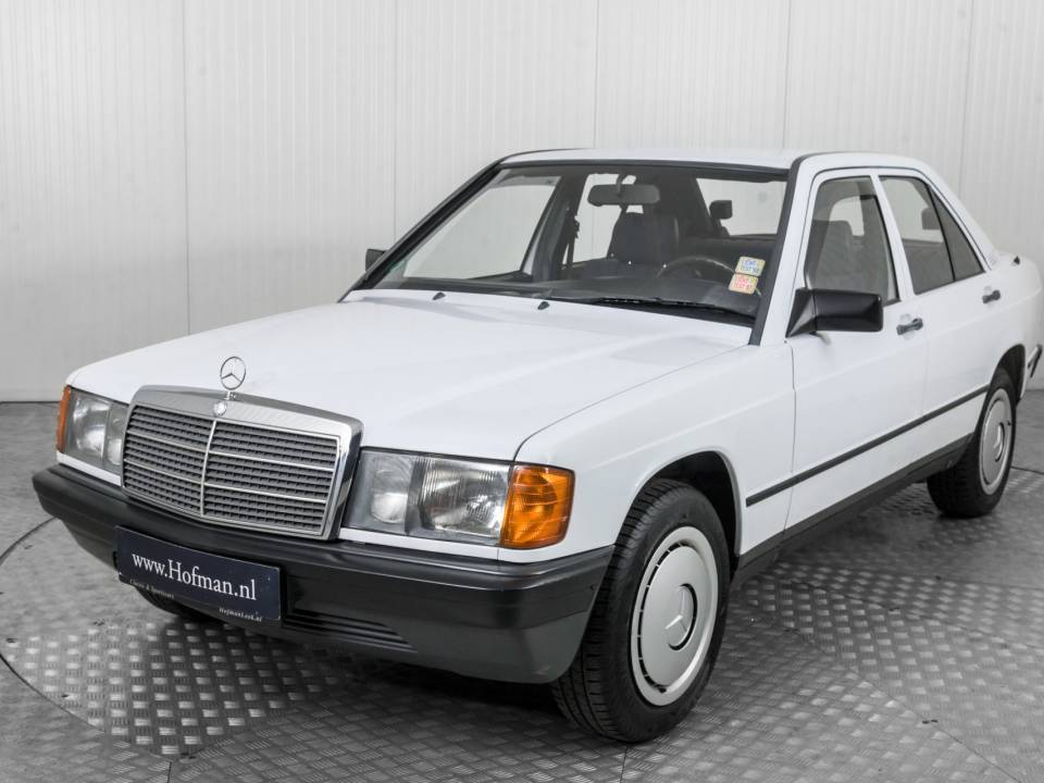 Image 17/50 de Mercedes-Benz 190 D (1986)