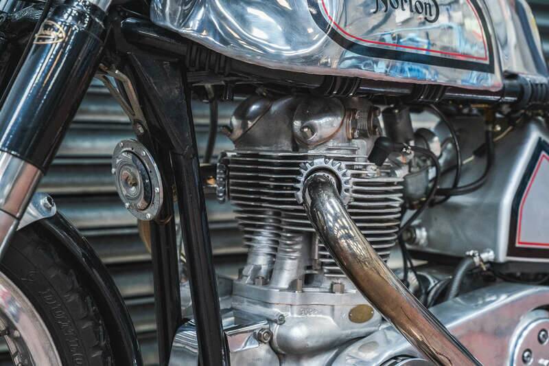 Immagine 19/38 di Norton Dominator Slimline TT (1961)