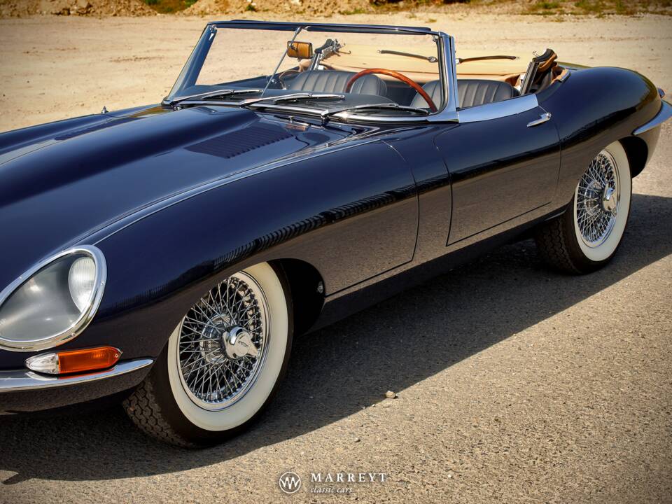 Image 19/80 de Jaguar Type E 4.2 (1966)