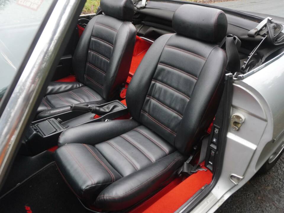 Bild 13/19 von Alfa Romeo 1.6 Spider (1990)