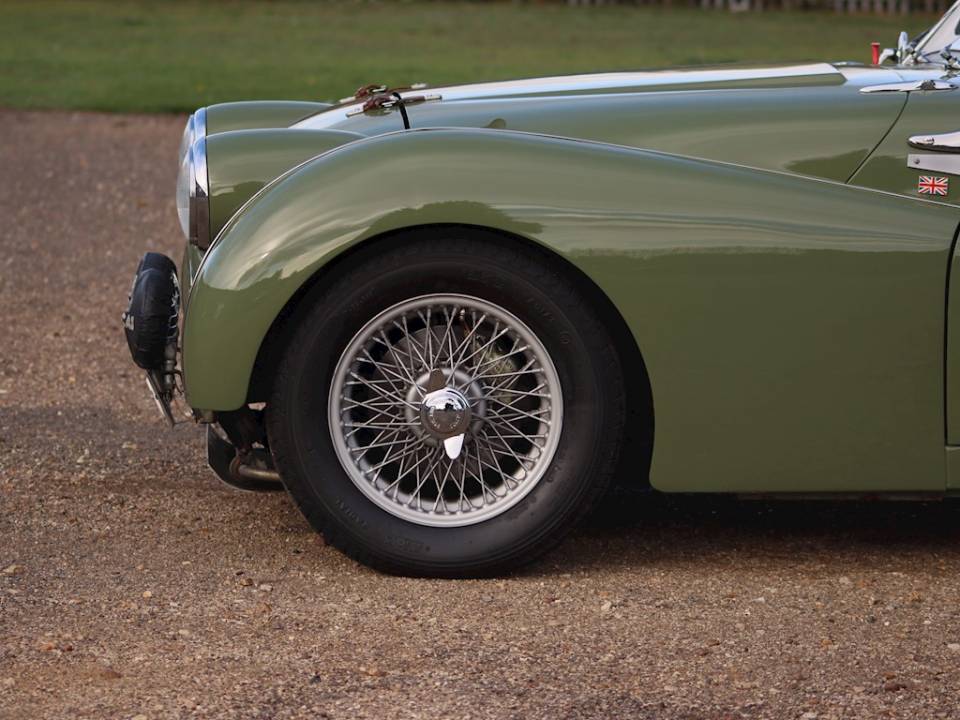 Image 2/32 of Triumph TR 3 (1957)