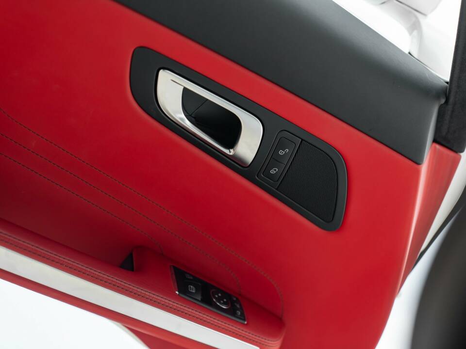 Image 34/50 of Mercedes-Benz SLS AMG (2010)