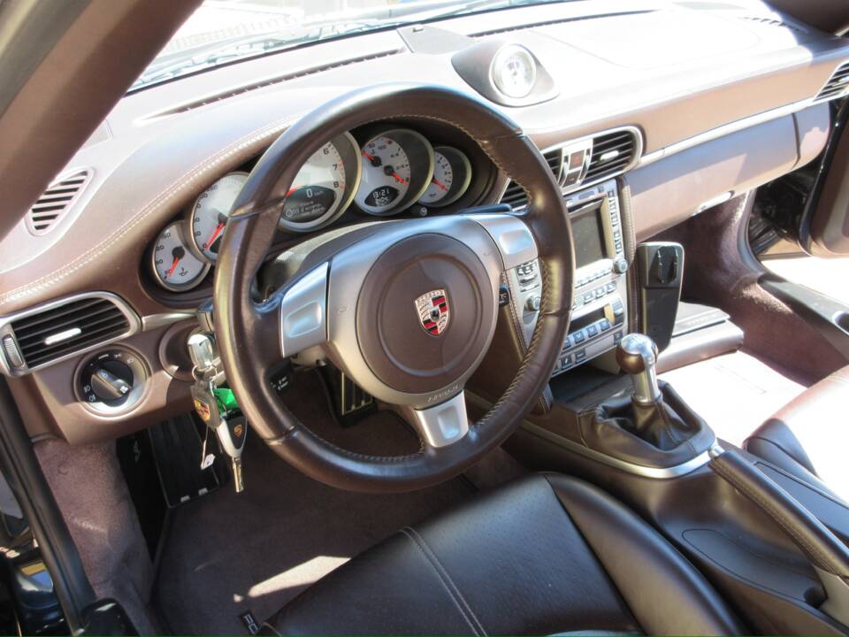 Bild 13/26 von Porsche 911 Turbo (2007)