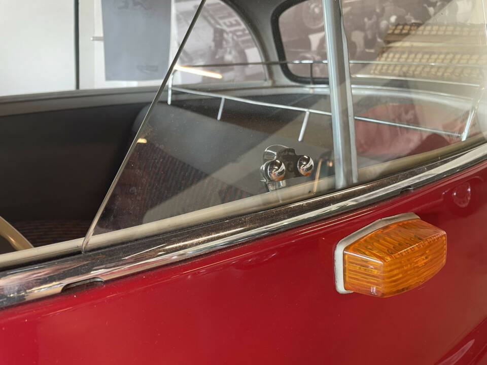 Image 11/28 of BMW Isetta 300 (1959)