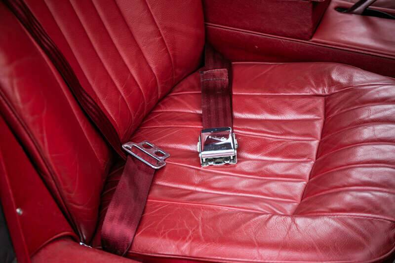 Image 15/39 de Jaguar Type E 4.2 (1966)