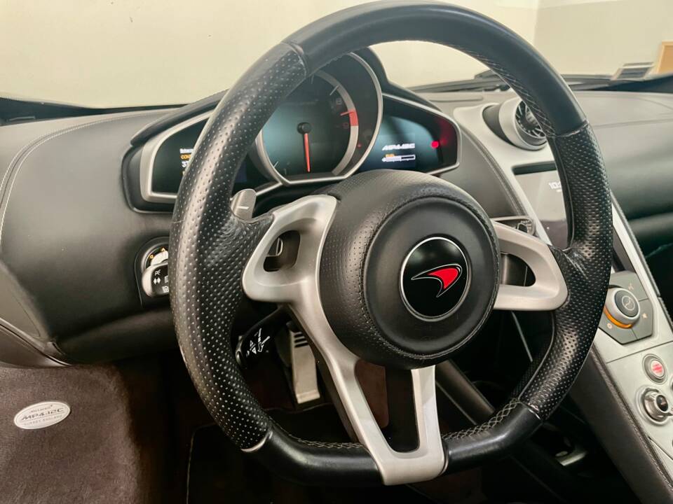 Bild 6/14 von McLaren MP4-12C (2011)