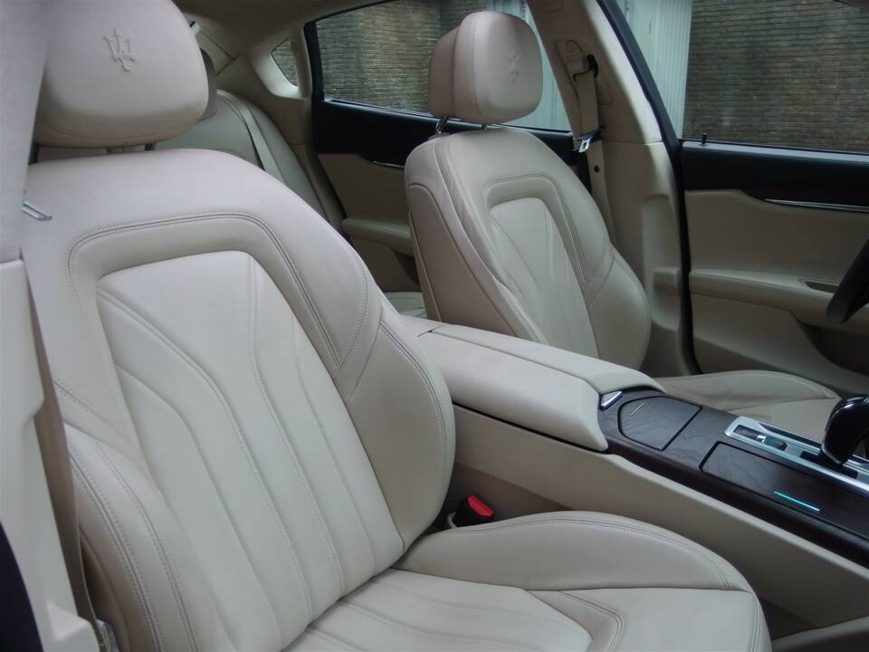 Image 41/90 of Maserati Quattroporte GTS (2013)